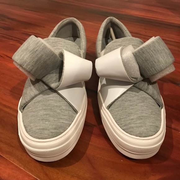 NINE WEST Odienella bow sneakers - Picture 2 of 3
